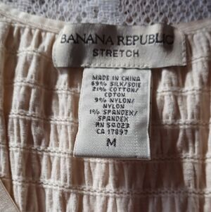 VTG 2002/HOL BANANA REPUBLIC STRETCH ALLOVER SMOCKING TANK TOP CREAM SIZE MEDIUM